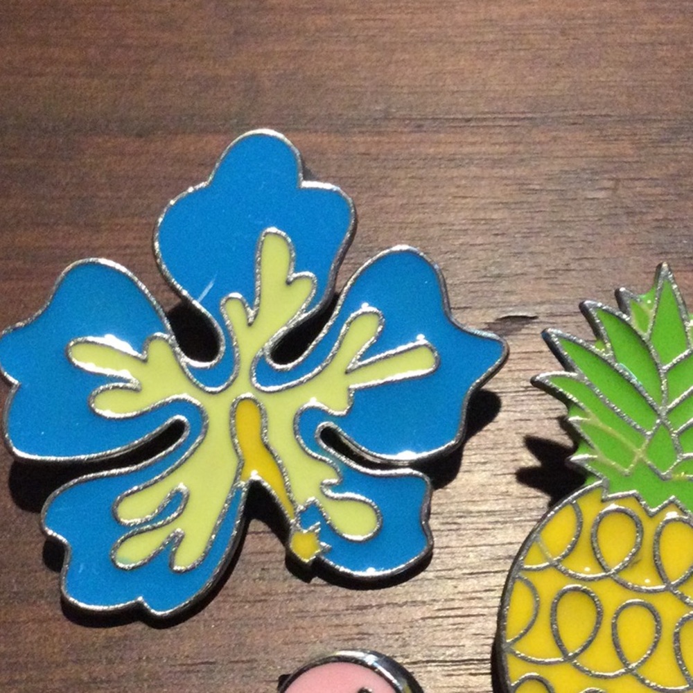 3 for 10🍀- Pins - Picture 2 of 2